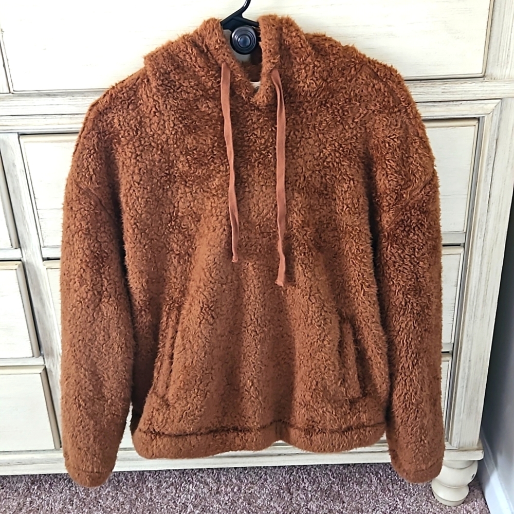 Medium Univeral Thread Hoodie